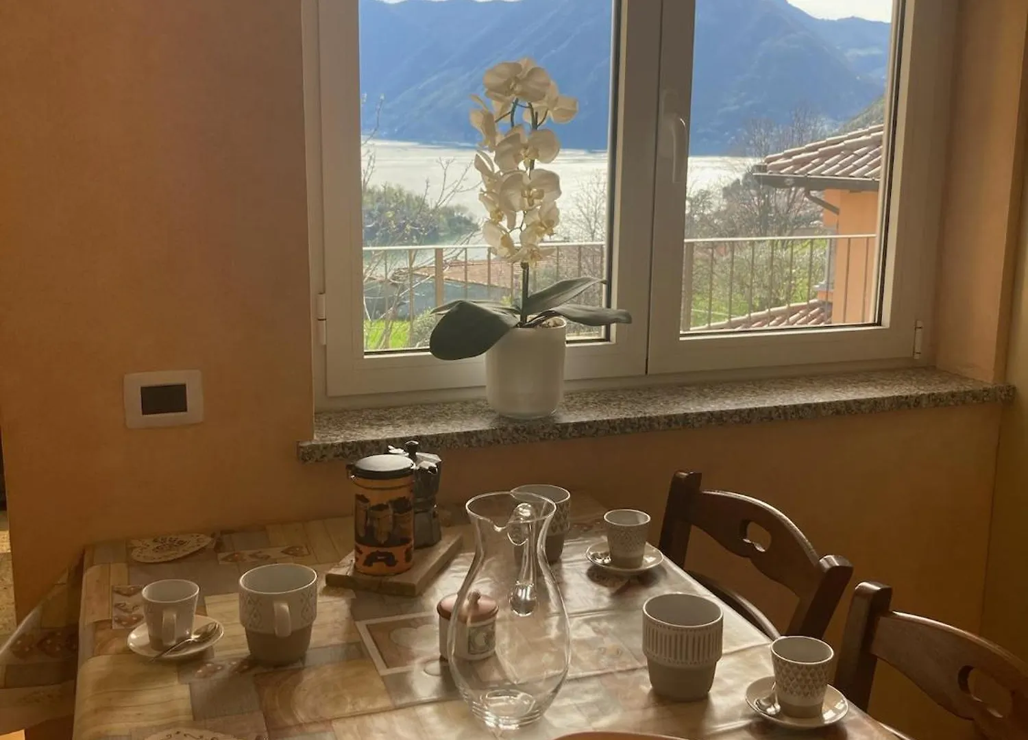Lo Scorcio Sul Lago Ossuccio 0*,
